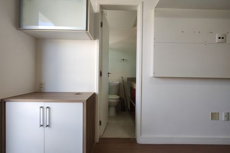 Casa de condomínio à venda com 180m², 3 quartos e 1 vaga Casa de condomínio à venda com 180m², 3 quartos e 1 vagaSuíte