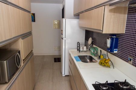 Apartamento à venda com 70m², 2 quartos e 2 vagas Apartamento à venda com 70m², 2 quartos e 2 vagasCozinha e Área de Serviço