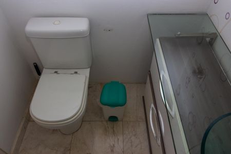 Apartamento à venda com 70m², 2 quartos e 2 vagas Apartamento à venda com 70m², 2 quartos e 2 vagasBanheiro
