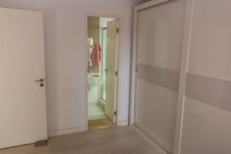 Apartamento à venda com 70m², 2 quartos e 2 vagas Apartamento à venda com 70m², 2 quartos e 2 vagasSuíte