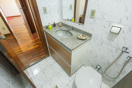 Apartamento à venda com 85m², 4 quartos e 2 vagasBanheiro