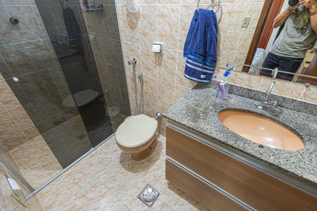 Apartamento à venda com 85m², 4 quartos e 2 vagasBanheiro da Suite