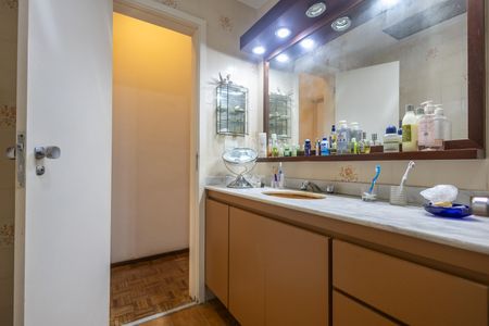 Apartamento à venda com 123m², 3 quartos e 2 vagas Apartamento à venda com 123m², 3 quartos e 2 vagasBanheiro da Suite