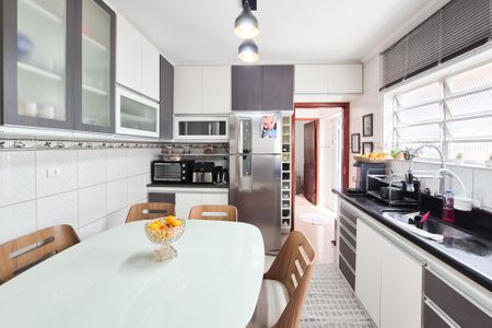 Casa à venda com 194m², 3 quartos e 2 vagasCozinha