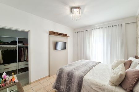 Casa à venda com 194m², 3 quartos e 2 vagasQuarto 1