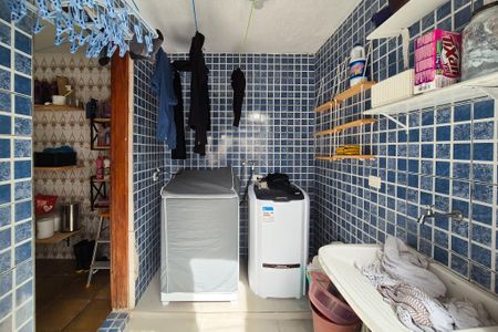 Casa à venda com 194m², 3 quartos e 2 vagasÁrea de Serviço