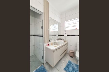 Casa à venda com 194m², 3 quartos e 2 vagasBanheiro Social 1