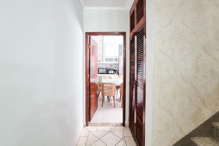Casa à venda com 194m², 3 quartos e 2 vagasCorredor