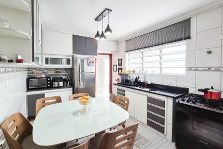 Casa à venda com 194m², 3 quartos e 2 vagasCozinha