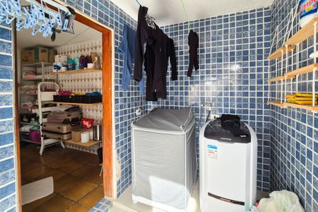 Casa à venda com 194m², 3 quartos e 2 vagasÁrea de Serviço