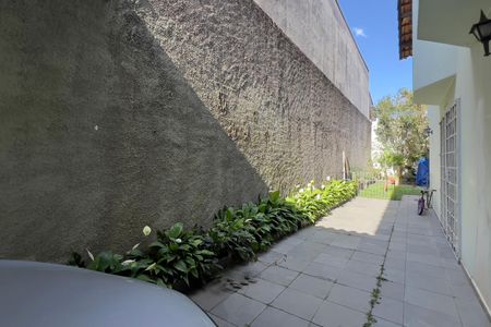 Casa à venda com 300m², 4 quartos e 3 vagas Casa à venda com 300m², 4 quartos e 3 vagasGaragem