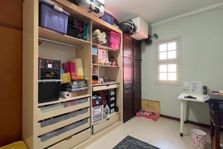 Casa à venda com 300m², 4 quartos e 3 vagas Casa à venda com 300m², 4 quartos e 3 vagasQuarto 3