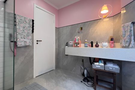 Casa à venda com 300m², 4 quartos e 3 vagas Casa à venda com 300m², 4 quartos e 3 vagasBanheiro Social