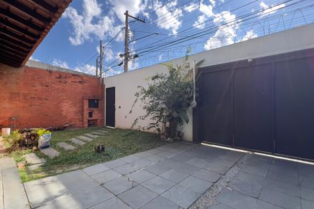 Casa à venda com 300m², 4 quartos e 3 vagas Casa à venda com 300m², 4 quartos e 3 vagasGaragem