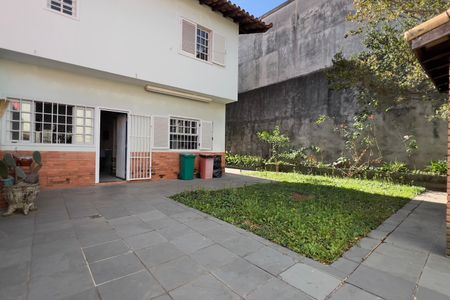 Casa à venda com 300m², 4 quartos e 3 vagas Casa à venda com 300m², 4 quartos e 3 vagasÁrea Externa