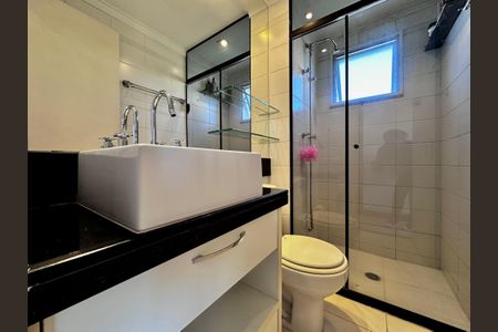 Apartamento à venda com 95m², 2 quartos e 2 vagas Apartamento à venda com 95m², 2 quartos e 2 vagasBanheiro Suíte 1
