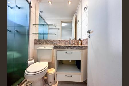 Apartamento à venda com 95m², 2 quartos e 2 vagas Apartamento à venda com 95m², 2 quartos e 2 vagasBanheiro Suíte 2
