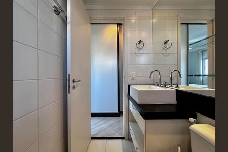 Apartamento à venda com 95m², 2 quartos e 2 vagas Apartamento à venda com 95m², 2 quartos e 2 vagasBanheiro Suíte 1