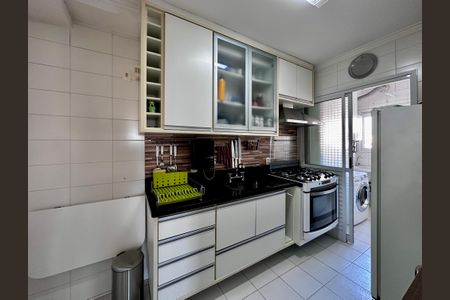 Apartamento à venda com 95m², 2 quartos e 2 vagas Apartamento à venda com 95m², 2 quartos e 2 vagasCozinha
