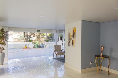 Apartamento à venda com 144m², 4 quartos e 2 vagas Apartamento à venda com 144m², 4 quartos e 2 vagasHall social