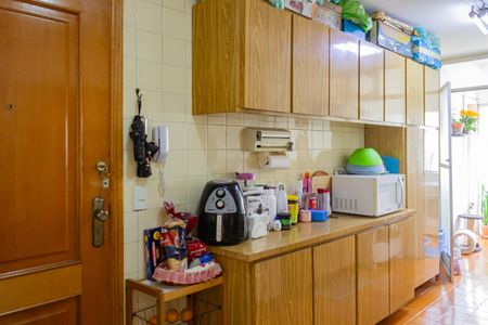 Apartamento à venda com 144m², 4 quartos e 2 vagas Apartamento à venda com 144m², 4 quartos e 2 vagasCozinha