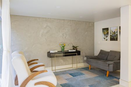 Apartamento à venda com 144m², 4 quartos e 2 vagas Apartamento à venda com 144m², 4 quartos e 2 vagasHall social