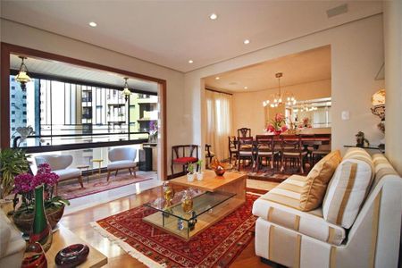 Apartamento à venda com 3 quartos, 200m² em Vila Uberabinha, São Paulo