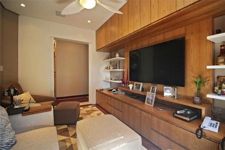 Apartamento à venda com 3 quartos, 200m² em Vila Uberabinha, São Paulo