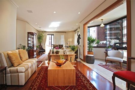 Apartamento à venda com 3 quartos, 200m² em Vila Uberabinha, São Paulo
