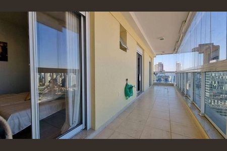 Apartamento à venda com 221m², 3 quartos e 3 vagas