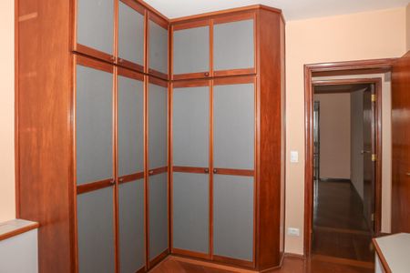 Apartamento à venda com 410m², 5 quartos e 4 vagas Apartamento à venda com 410m², 5 quartos e 4 vagasQuarto 1