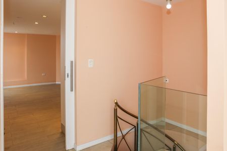 Apartamento à venda com 410m², 5 quartos e 4 vagas Apartamento à venda com 410m², 5 quartos e 4 vagasEscada