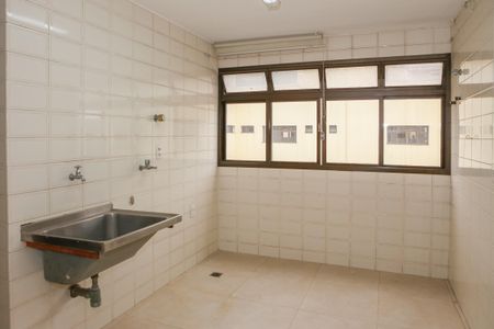 Apartamento à venda com 410m², 5 quartos e 4 vagas Apartamento à venda com 410m², 5 quartos e 4 vagasÁrea de Serviço