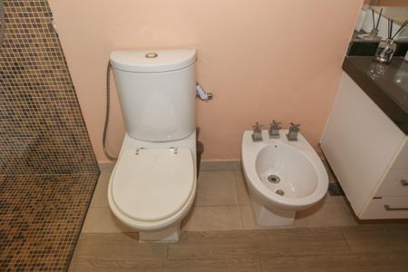 Apartamento à venda com 410m², 5 quartos e 4 vagas Apartamento à venda com 410m², 5 quartos e 4 vagasBanheiro da Suíte 3