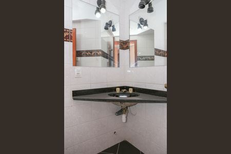 Apartamento à venda com 410m², 5 quartos e 4 vagas Apartamento à venda com 410m², 5 quartos e 4 vagasLavabo 1