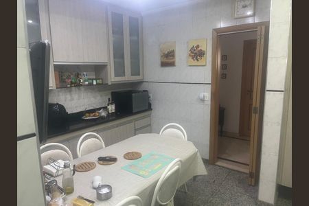 Apartamento à venda com 187m², 3 quartos e 4 vagas