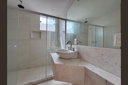 Casa de condomínio à venda com 660m², 5 quartos e 3 vagas Casa de condomínio à venda com 660m², 5 quartos e 3 vagasSuíte 4 - Banheiro