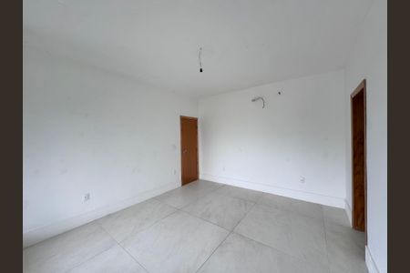 Casa de condomínio à venda com 660m², 5 quartos e 3 vagas Casa de condomínio à venda com 660m², 5 quartos e 3 vagasSuíte 5