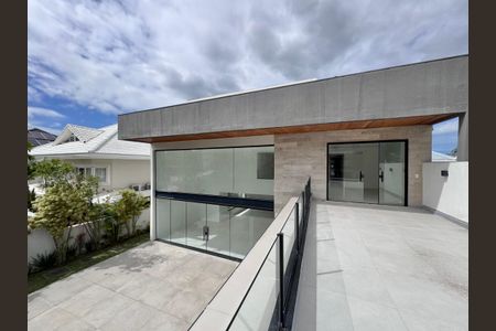 Casa de condomínio à venda com 660m², 5 quartos e 3 vagas Casa de condomínio à venda com 660m², 5 quartos e 3 vagasSuíte 1 Master - Terraço