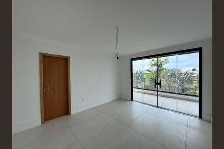 Casa de condomínio à venda com 660m², 5 quartos e 3 vagas Casa de condomínio à venda com 660m², 5 quartos e 3 vagasSuíte 2