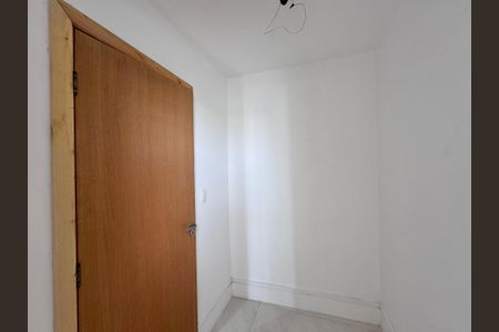 Casa de condomínio à venda com 660m², 5 quartos e 3 vagas Casa de condomínio à venda com 660m², 5 quartos e 3 vagasSuíte 2 - Closet