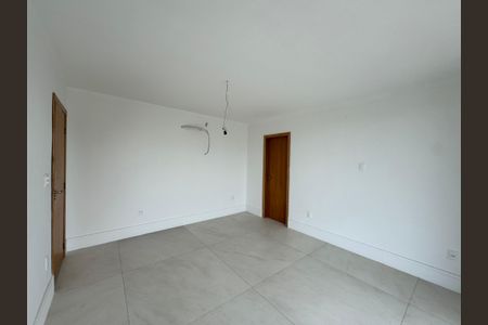 Casa de condomínio à venda com 660m², 5 quartos e 3 vagas Casa de condomínio à venda com 660m², 5 quartos e 3 vagasSuíte 2