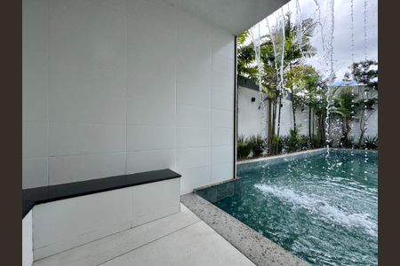 Casa de condomínio à venda com 660m², 5 quartos e 3 vagas Casa de condomínio à venda com 660m², 5 quartos e 3 vagasÁrea externa - Sauna