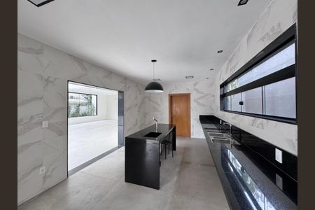 Casa de condomínio à venda com 660m², 5 quartos e 3 vagas Casa de condomínio à venda com 660m², 5 quartos e 3 vagasCozinha