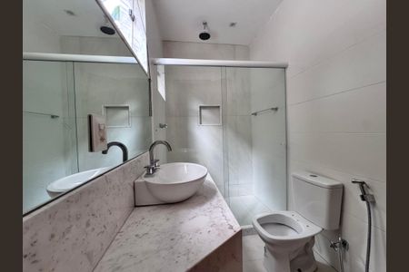 Casa de condomínio à venda com 660m², 5 quartos e 3 vagas Casa de condomínio à venda com 660m², 5 quartos e 3 vagasSuíte 5 - Banheiro