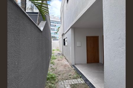 Casa de condomínio à venda com 660m², 5 quartos e 3 vagas Casa de condomínio à venda com 660m², 5 quartos e 3 vagasÁrea de Serviço