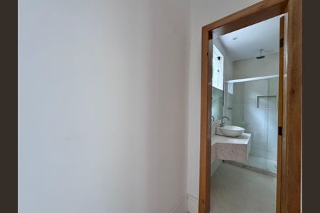 Casa de condomínio à venda com 660m², 5 quartos e 3 vagas Casa de condomínio à venda com 660m², 5 quartos e 3 vagasSuíte 5 - Banheiro