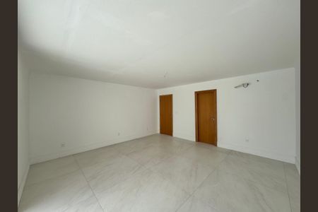 Casa de condomínio à venda com 660m², 5 quartos e 3 vagas Casa de condomínio à venda com 660m², 5 quartos e 3 vagasSuíte 1 Master