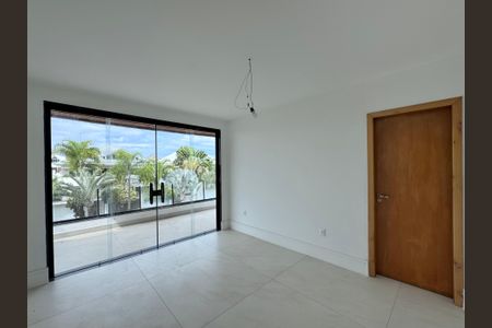 Casa de condomínio à venda com 660m², 5 quartos e 3 vagas Casa de condomínio à venda com 660m², 5 quartos e 3 vagasSuíte 3