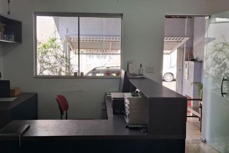 Casa à venda com 73m², 2 quartos e 2 vagas